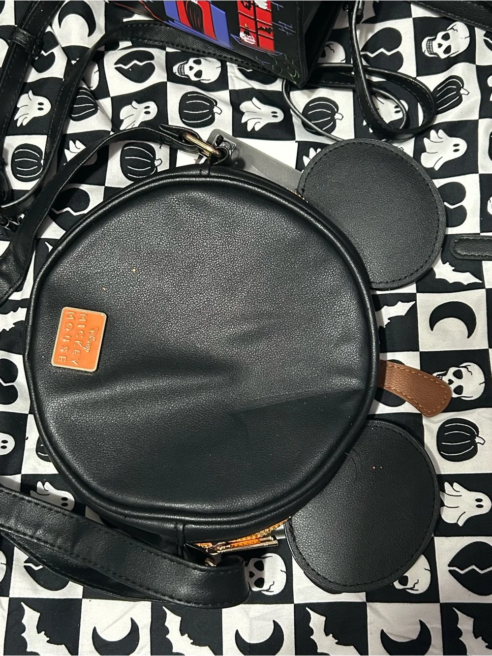 Glow in the dark Disney Halloween Mickey jack o lantern pump king handbag